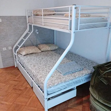公寓 Tritos Sleeps 11 - Sea View - Balcony - Parking 塞萨洛尼基