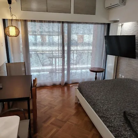 Tritos Sleeps 11 - Balcony - Sea View Apartment
