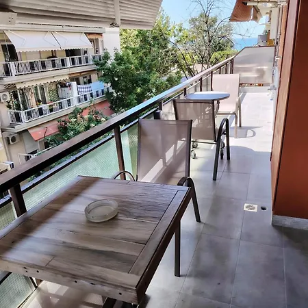 Tritos Sleeps 11 - Balcony - Sea View Thessaloniki